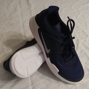 Boys Nike Arrowz